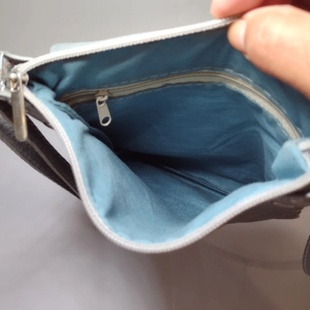 Elegant Vera Pelle Gray Crossbody Bag Italian Leather.